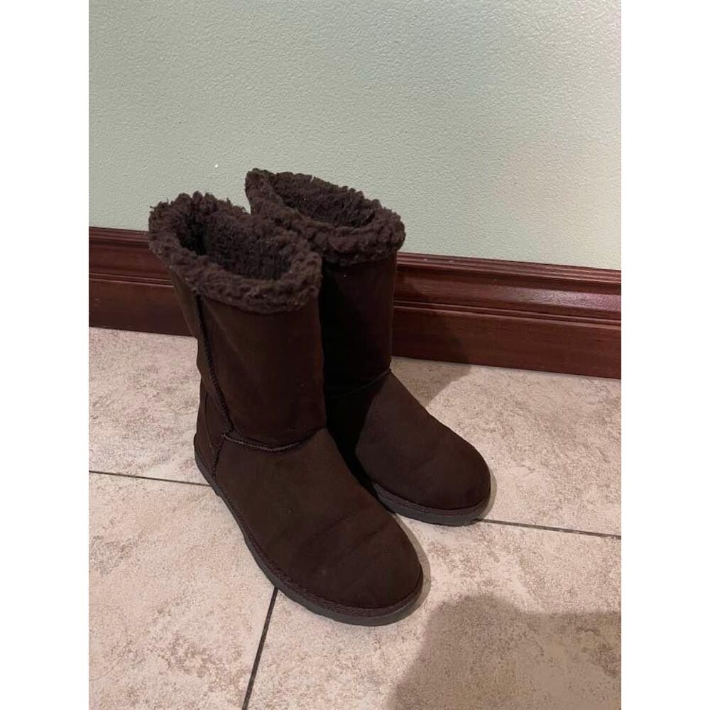 SO Brown Women Warm Boots Size 7 Used